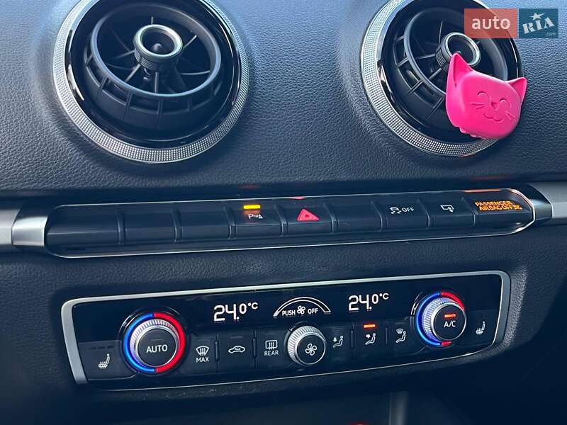 Седан Audi A3 2016 в Львові