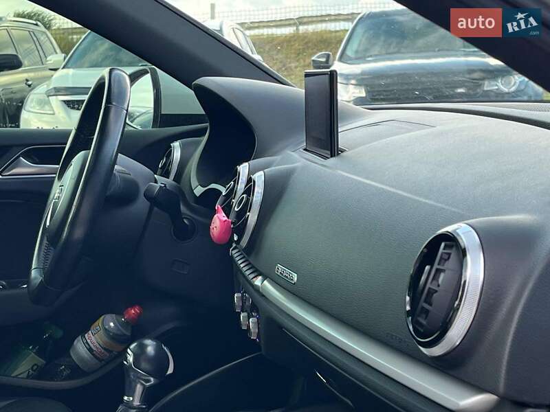 Седан Audi A3 2016 в Львові