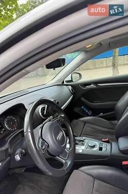 Хэтчбек Audi A3 2016 в 