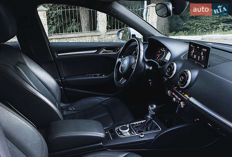 Седан Audi A3 2015 в Черновцах