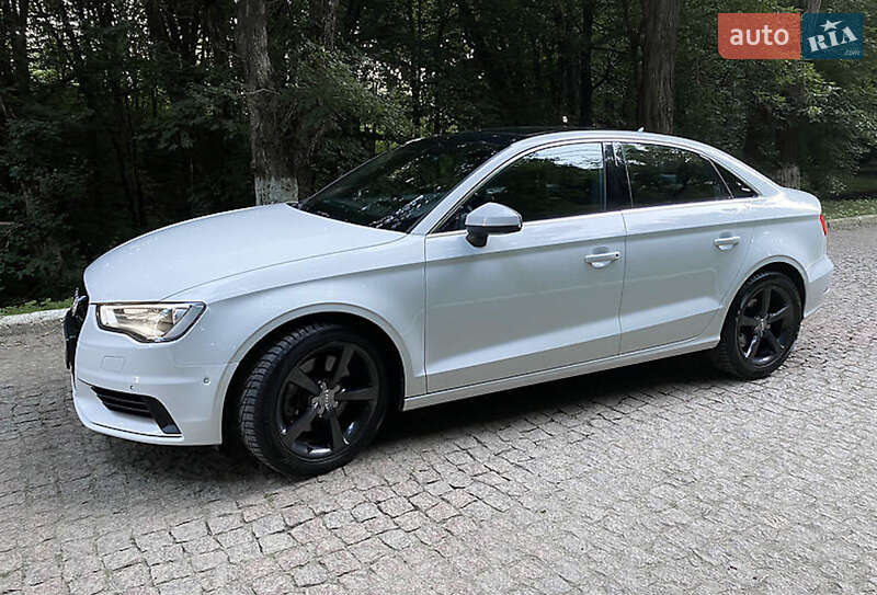 Седан Audi A3 2015 в Черновцах