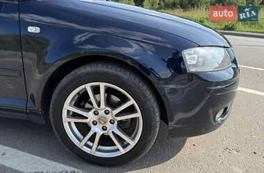 Хэтчбек Audi A3 2004 в 