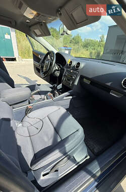 Хэтчбек Audi A3 2004 в 
