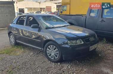 Хэтчбек Audi A3 2002 в 
