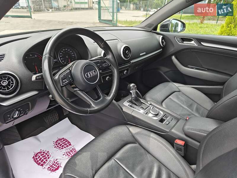 Седан Audi A3 2016 в Львові