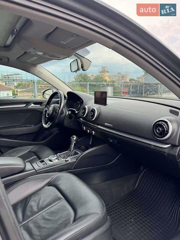 Седан Audi A3 2015 в Хмельницком