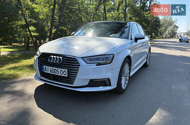 Хэтчбек Audi A3 2016 в 
