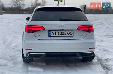 Хэтчбек Audi A3 2016 в 