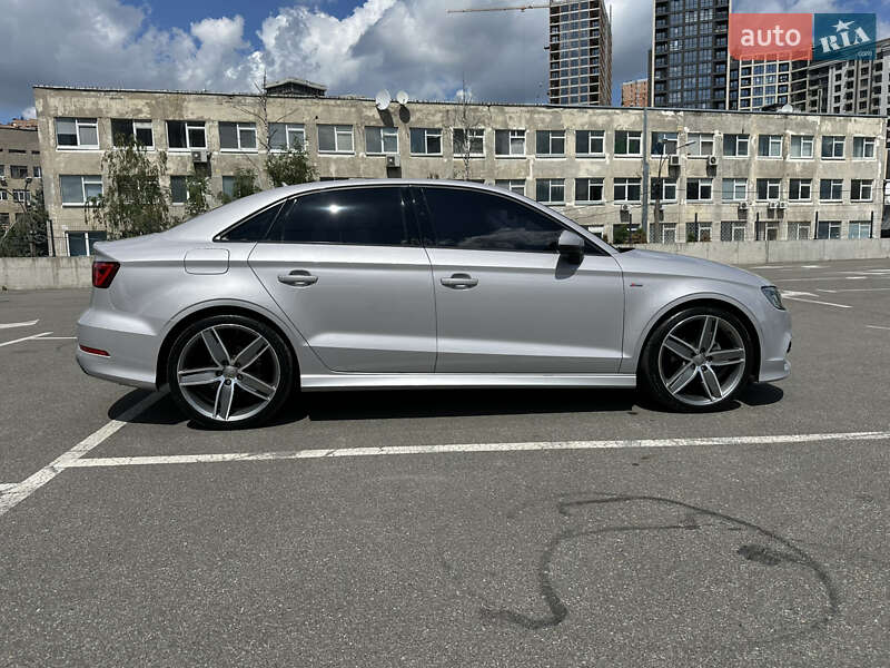 Седан Audi A3 2015 в Києві