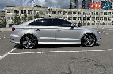 Седан Audi A3 2015 в 