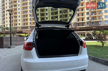 Хэтчбек Audi A3 2013 в 