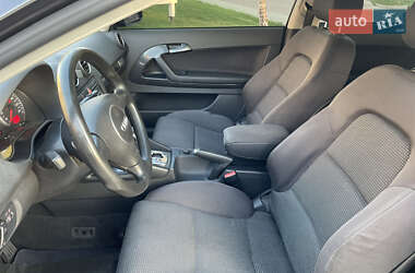 Хэтчбек Audi A3 2004 в 