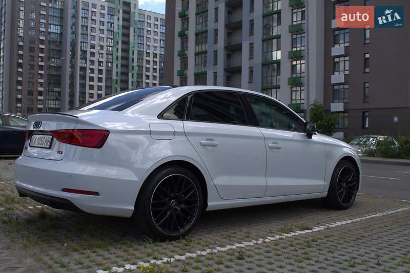 Седан Audi A3 2016 в Киеве