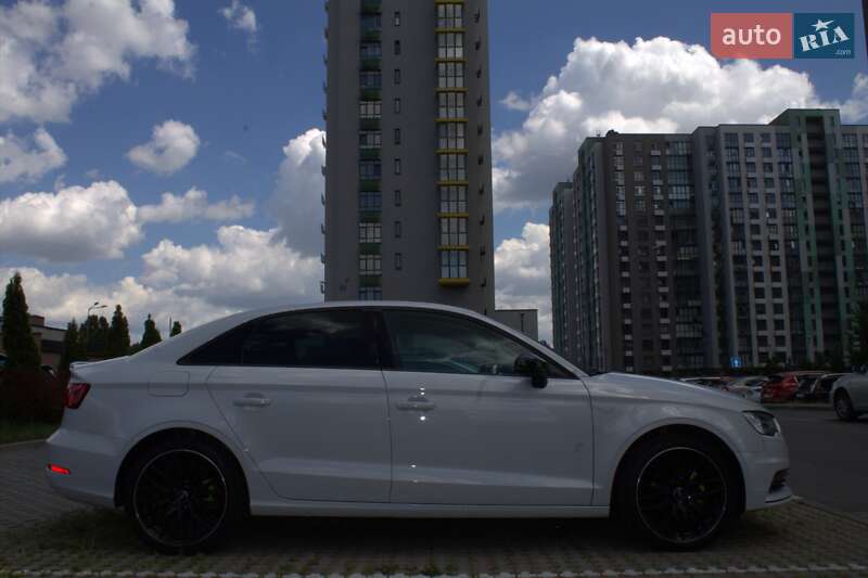Седан Audi A3 2016 в Киеве