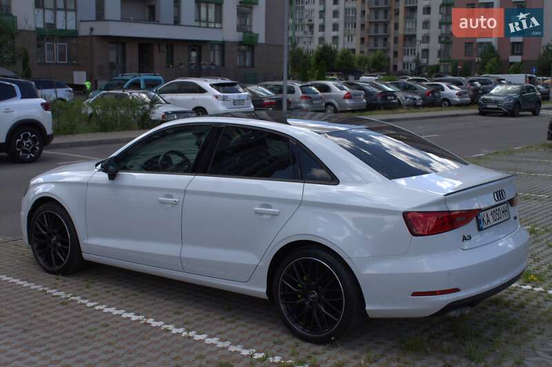 Седан Audi A3 2016 в Киеве