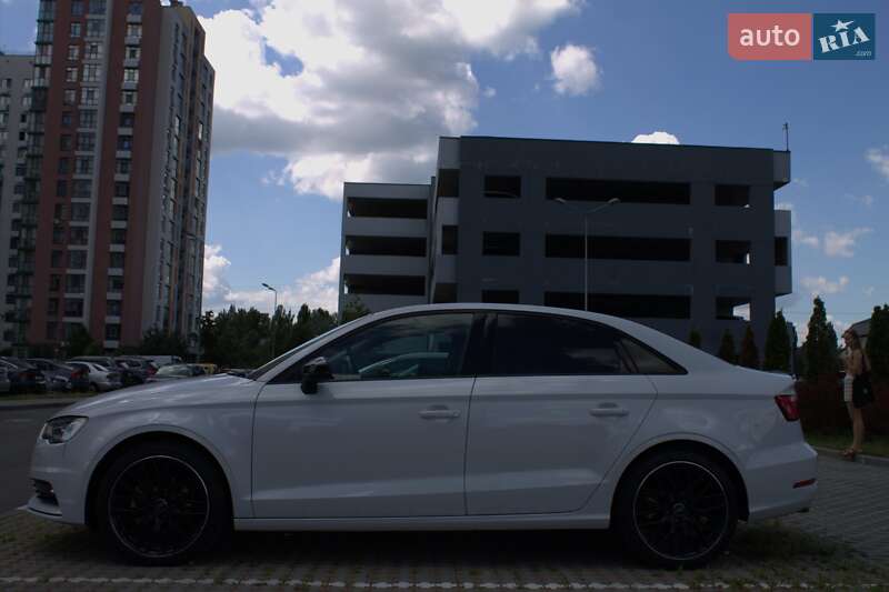 Седан Audi A3 2016 в Киеве