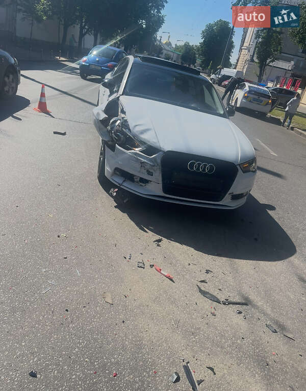 Седан Audi A3 2016 в Киеве