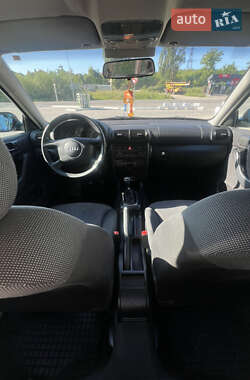 Хэтчбек Audi A3 2001 в 