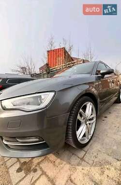 Хэтчбек Audi A3 2014 в 