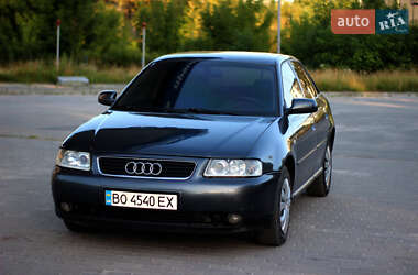 Хетчбек Audi A3 2002 в 
