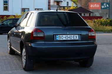 Хетчбек Audi A3 2002 в 