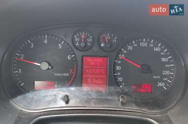Хэтчбек Audi A3 2002 в 