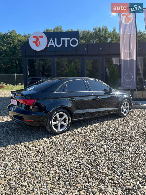 Седан Audi A3 2016 в Львове