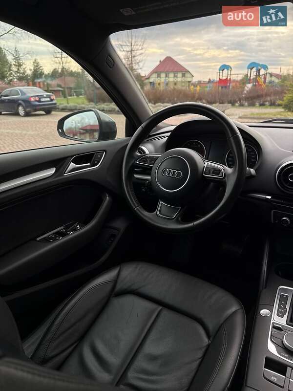 Седан Audi A3 2016 в Львове