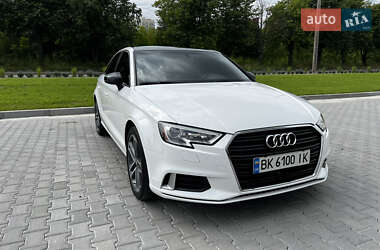 Седан Audi A3 2017 в Ровно
