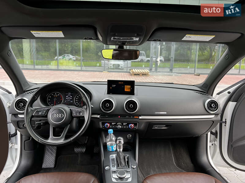 Седан Audi A3 2017 в Ровно