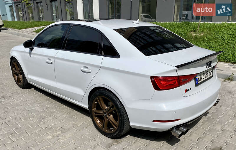 Седан Audi A3 2015 в Рівному