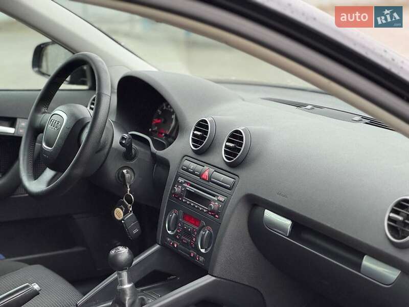 Хэтчбек Audi A3 2005 в Вознесенске