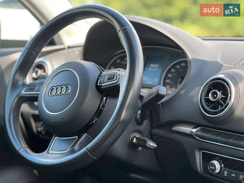 Седан Audi A3 2014 в Днепре