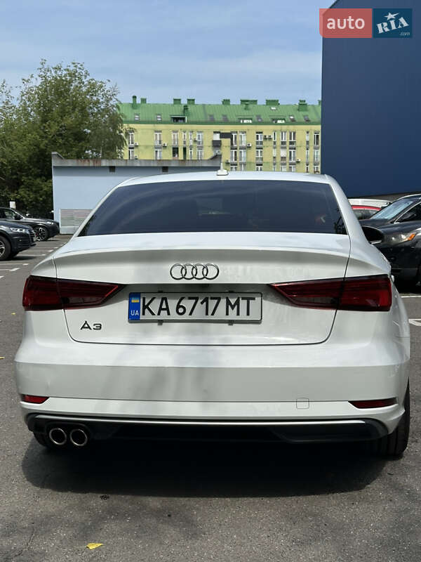 Седан Audi A3 2016 в Киеве