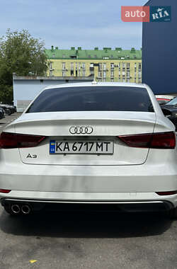 Седан Audi A3 2016 в 