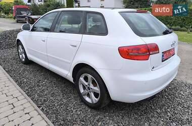 Хэтчбек Audi A3 2010 в 