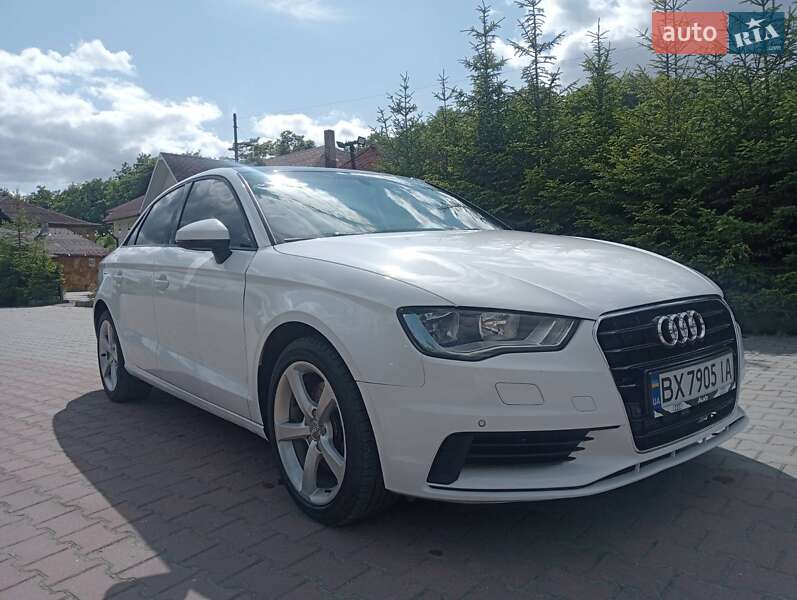 Седан Audi A3 2015 в Шепетовке