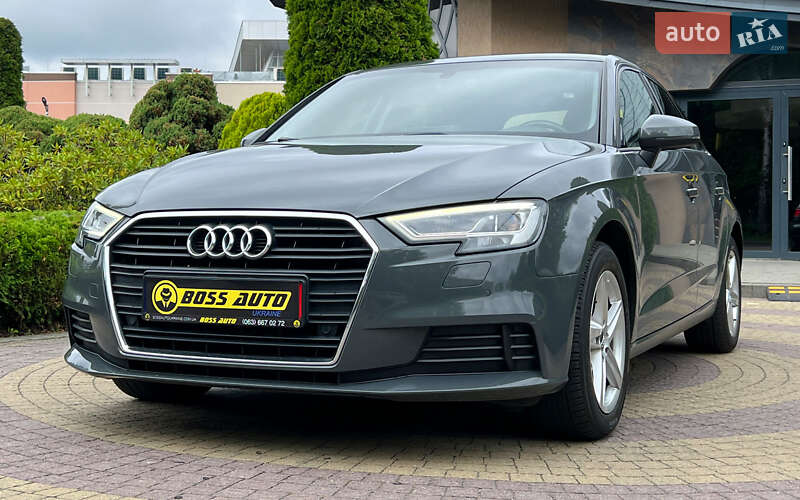 Хэтчбек Audi A3 2019 в Львове