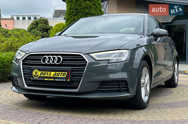 Хэтчбек Audi A3 2019 в 