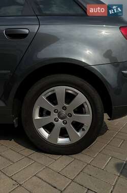 Хэтчбек Audi A3 2008 в 