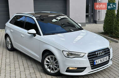 Хэтчбек Audi A3 2016 в 