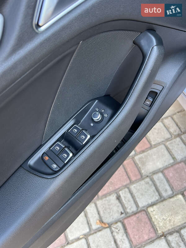 Седан Audi A3 2015 в Днепре