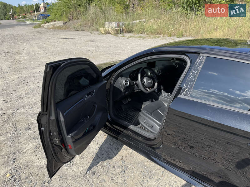Седан Audi A3 2015 в Новых Санжарах