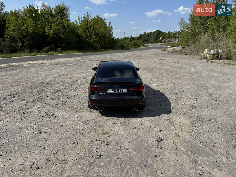 Седан Audi A3 2015 в Новых Санжарах
