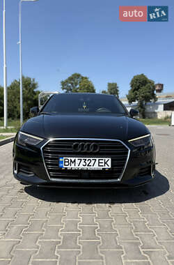 Седан Audi A3 2018 в Ромнах