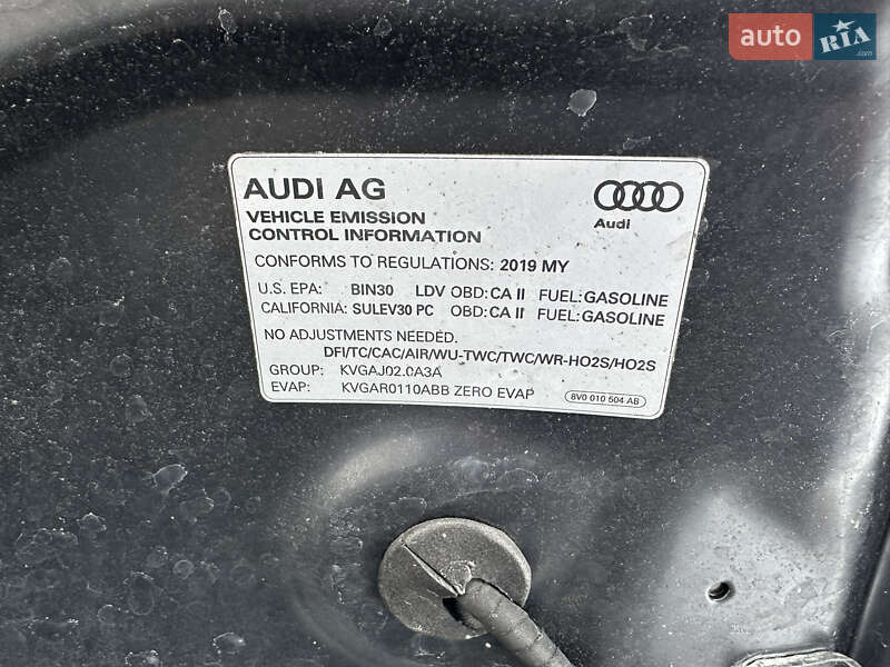 Седан Audi A3 2018 в Ромнах