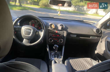 Хэтчбек Audi A3 2005 в 