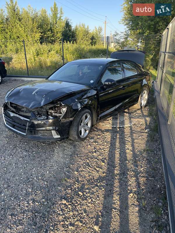 Седан Audi A3 2018 в Львове