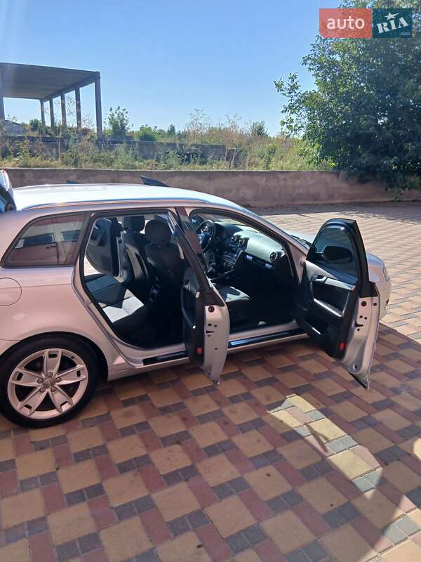 Хэтчбек Audi A3 2012 в Гайсине