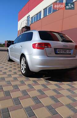 Хэтчбек Audi A3 2012 в 